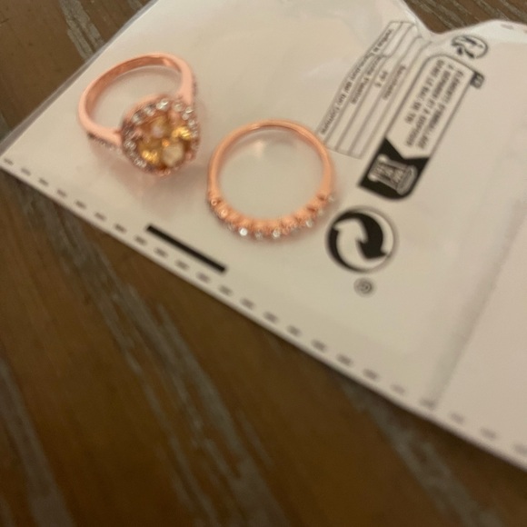 🎉2xHP🎉Rose Golden Elegant Ring Set. This set is simply gorgeous!🎉2xHP🎉 - Picture 5 of 5